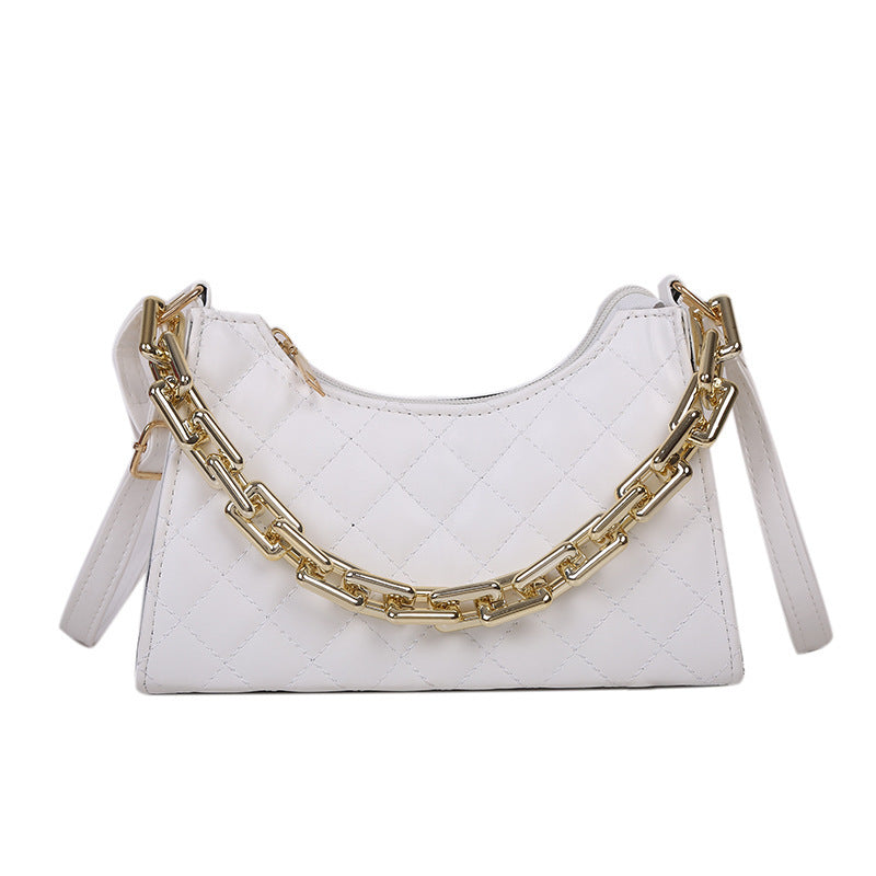Quilted Purse wit Chunky Chain Strap