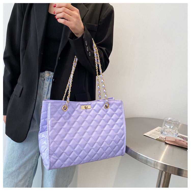 Rhombus shoulder bag with chain Straps