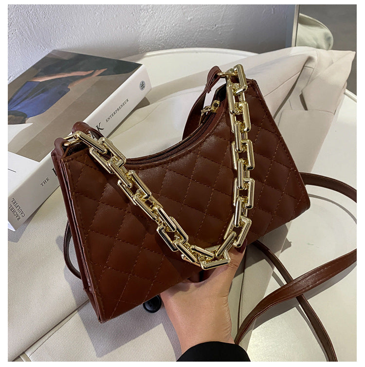 Quilted Purse wit Chunky Chain Strap