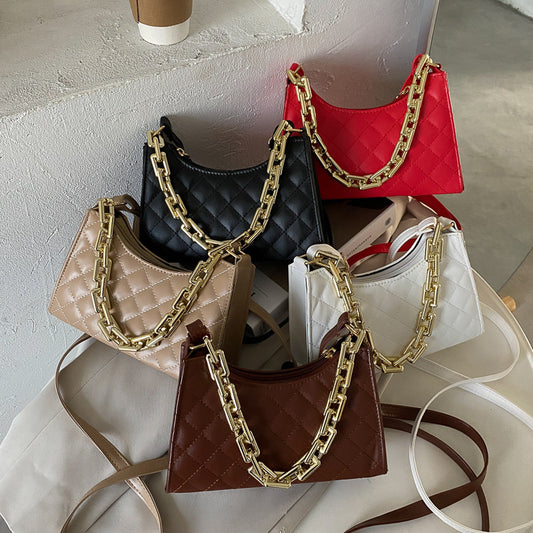 Quilted Purse wit Chunky Chain Strap