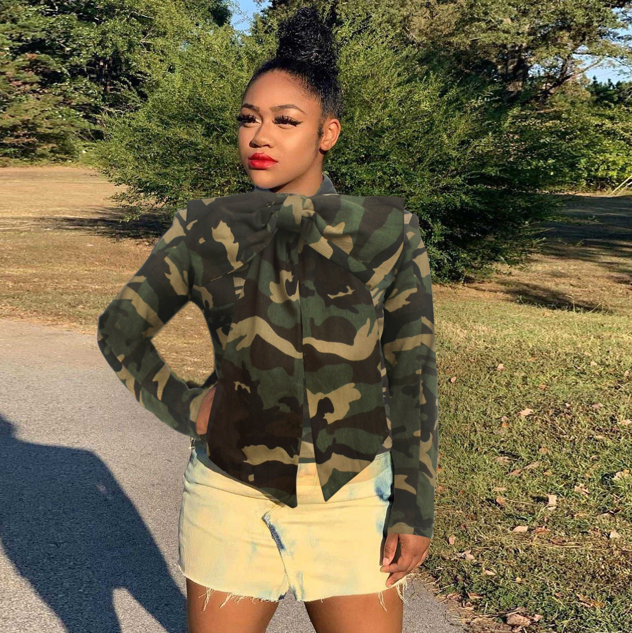 Solid color bowknot decor long-sleeved denim jacket