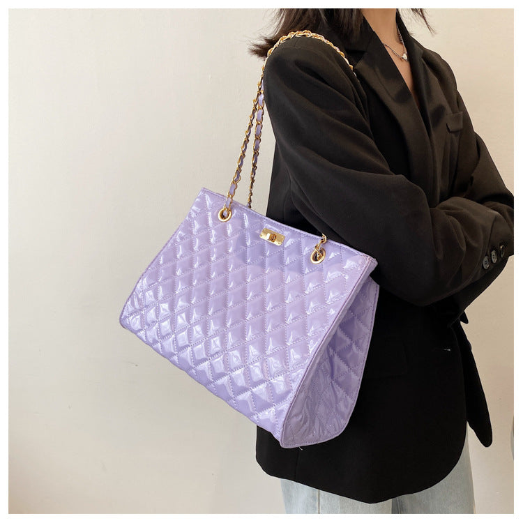 Rhombus shoulder bag with chain Straps