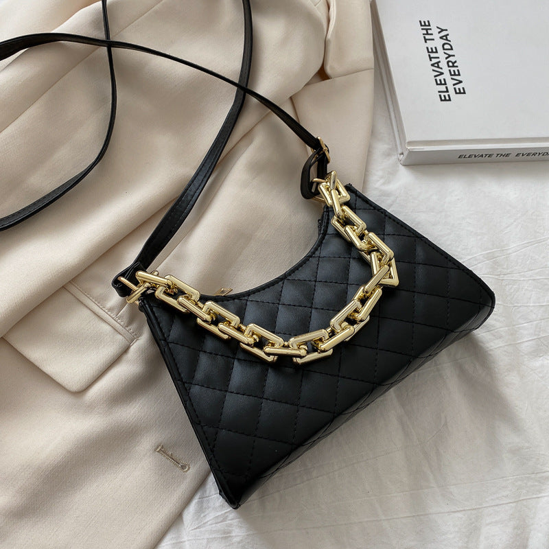 Quilted Purse wit Chunky Chain Strap