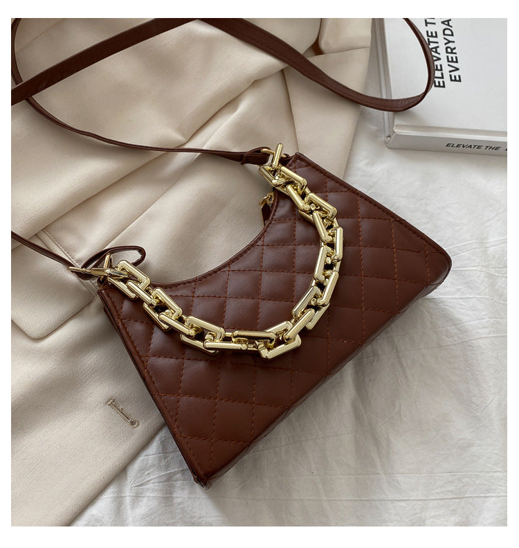 Quilted Purse wit Chunky Chain Strap