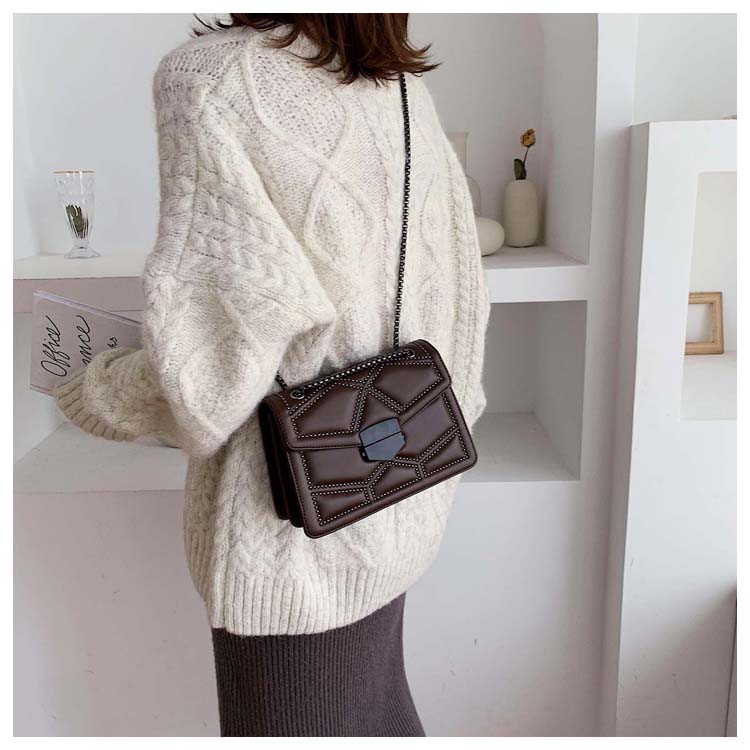 New urban simple fashion messenger bag black chain trendy one-shoulder small square bag