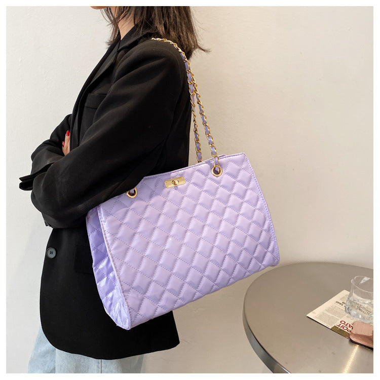 Rhombus shoulder bag with chain Straps