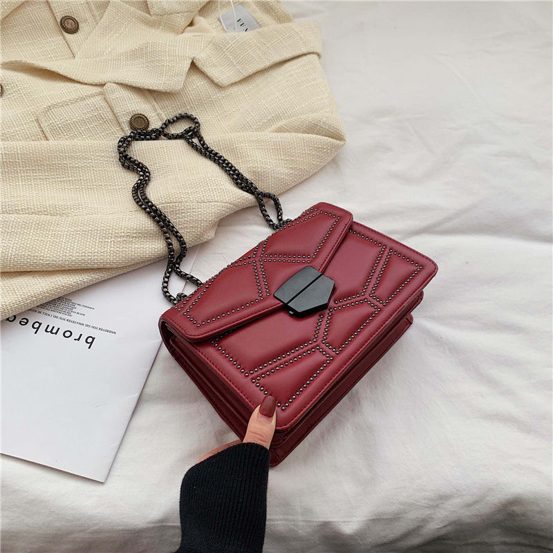 New urban simple fashion messenger bag black chain trendy one-shoulder small square bag