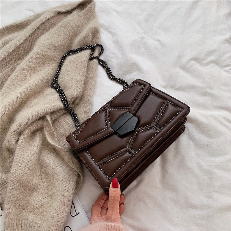 New urban simple fashion messenger bag black chain trendy one-shoulder small square bag